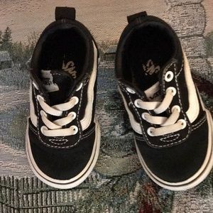 VANS toddler shoe sz5